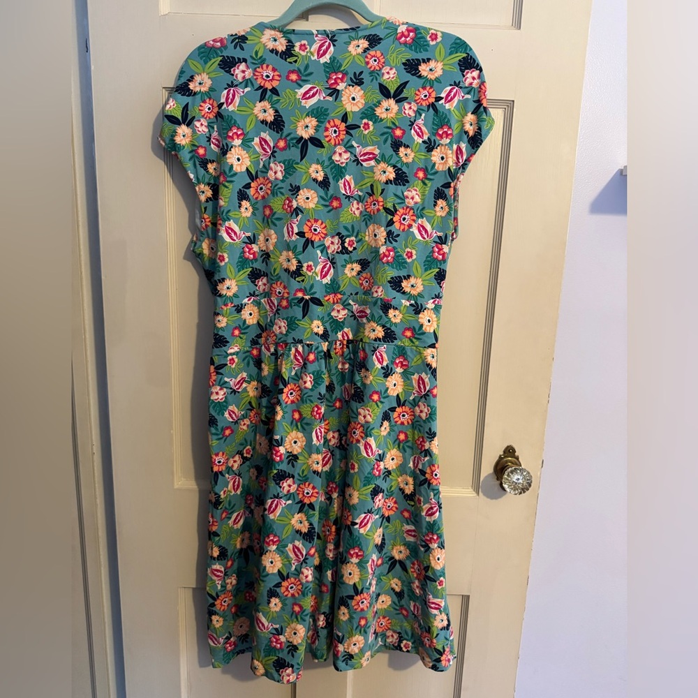 Lands End Faux Wrap V-Neck Short Sleeve Dress Green Tiny Floral Print - Picture 9 of 10